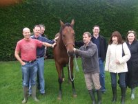 2008-08-23 Stable visit - syndicate with horse1.jpg