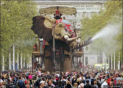 _41645528_elephant_spray_getty416.jpg